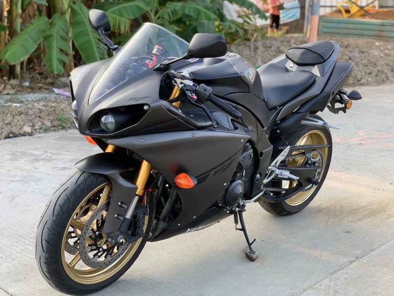 Yamaha2010R1